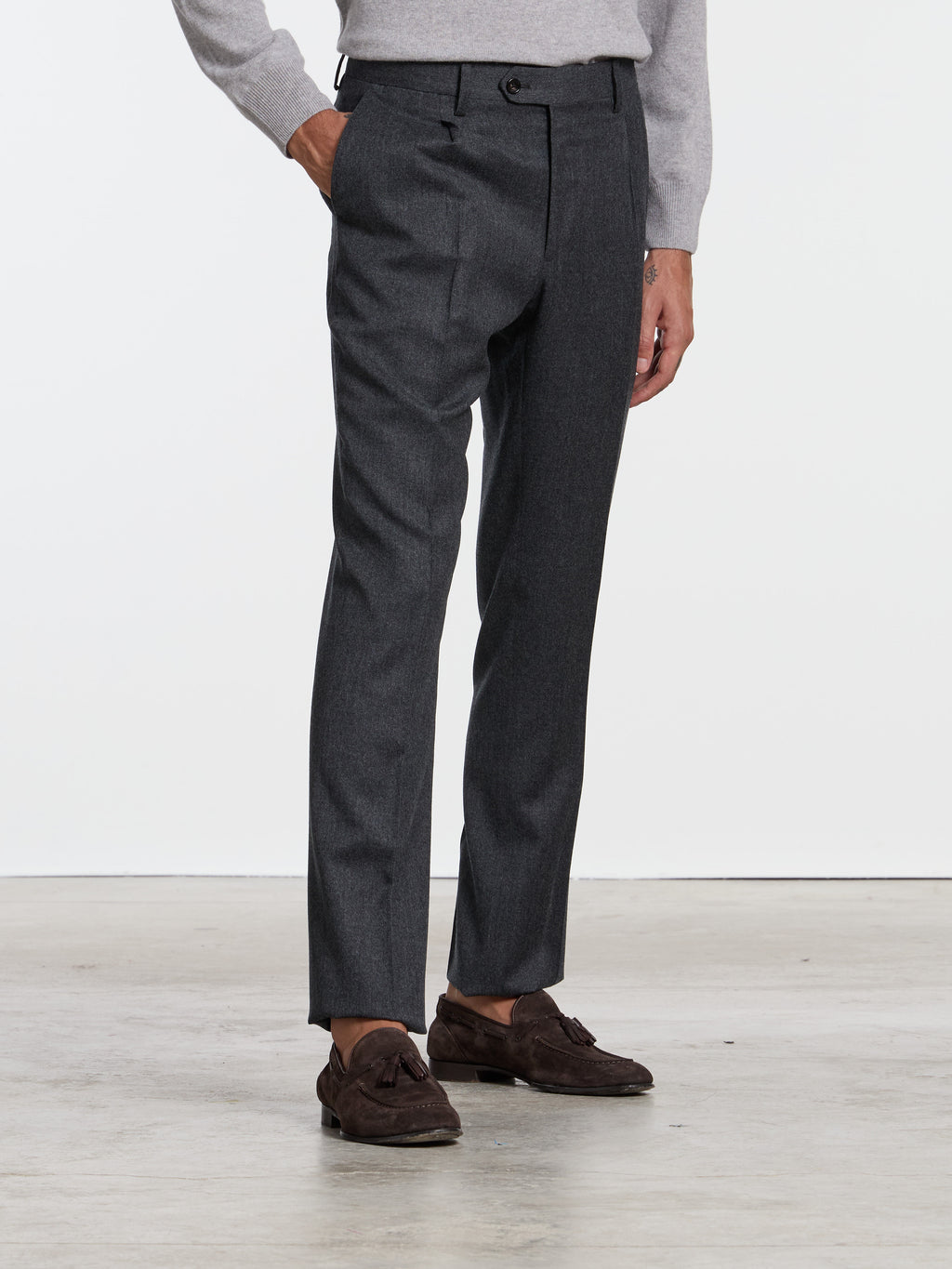 CLASSIC "ONE PINCES" WOOL TROUSERS - DARK GREY