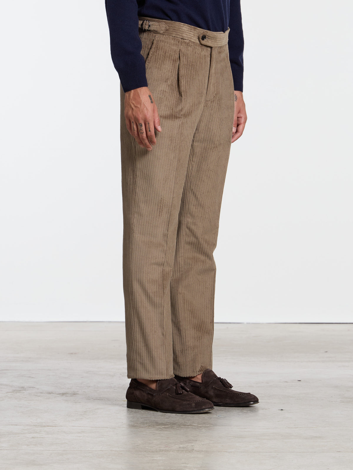 CLASSIC CORDUROY TROUSERS WITH BUCKLES - MUD
