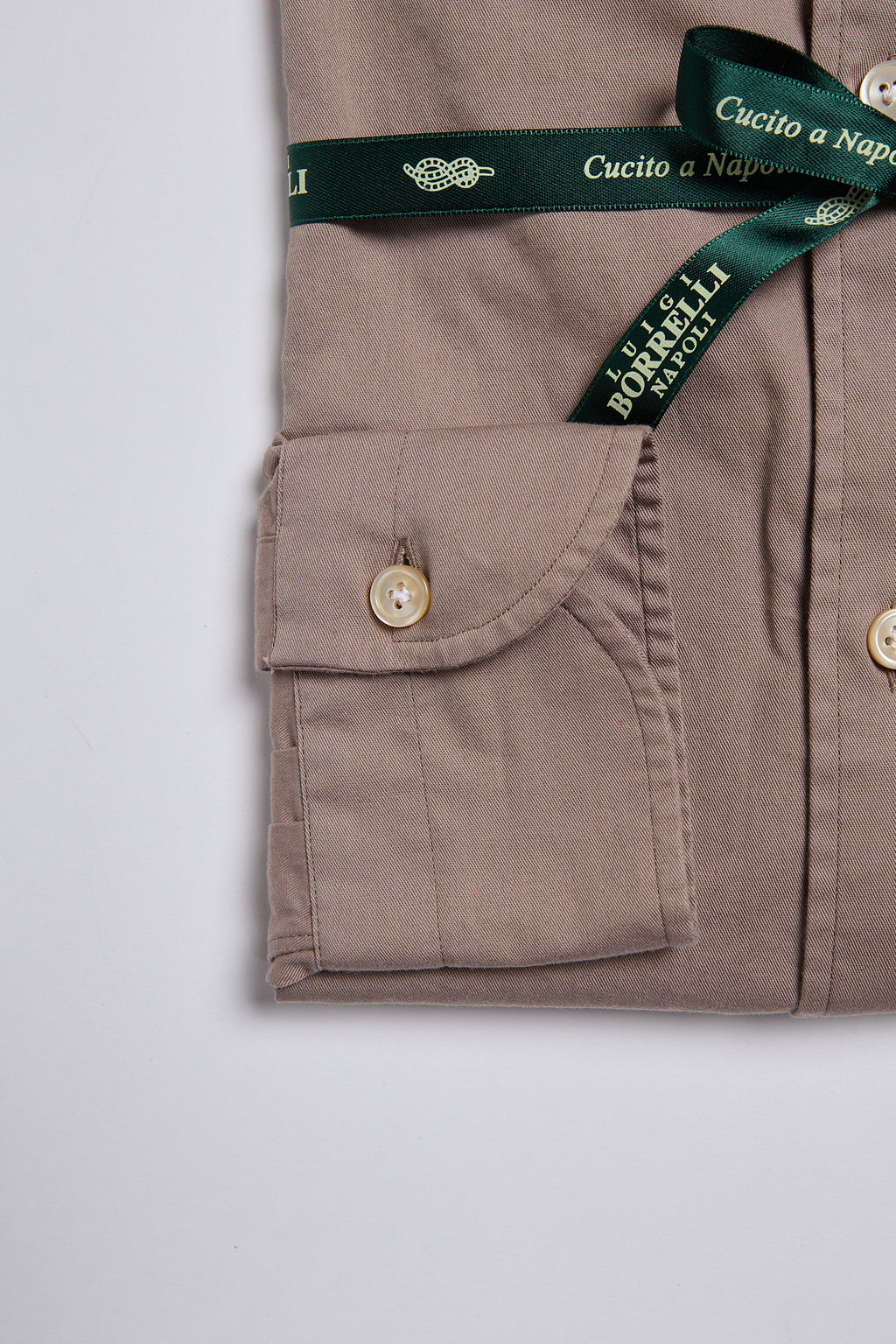 SOLID COLOR BUTTON-DOWN TWILL SHIRT - TAUPE