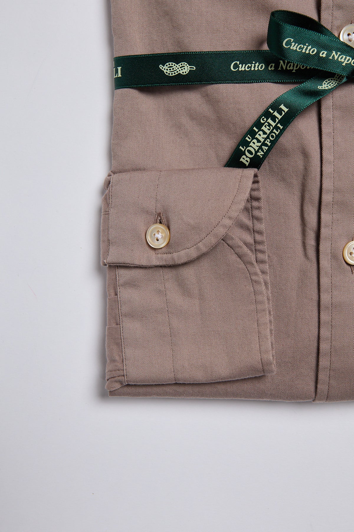 SOLID COLOR BUTTON-DOWN TWILL SHIRT - TAUPE