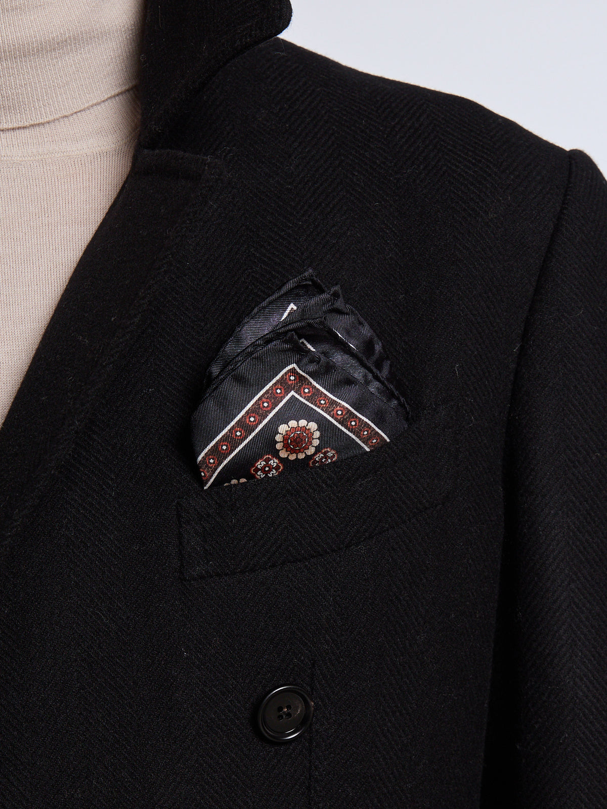 SILK POCKET SQUARE - BLACK/RED