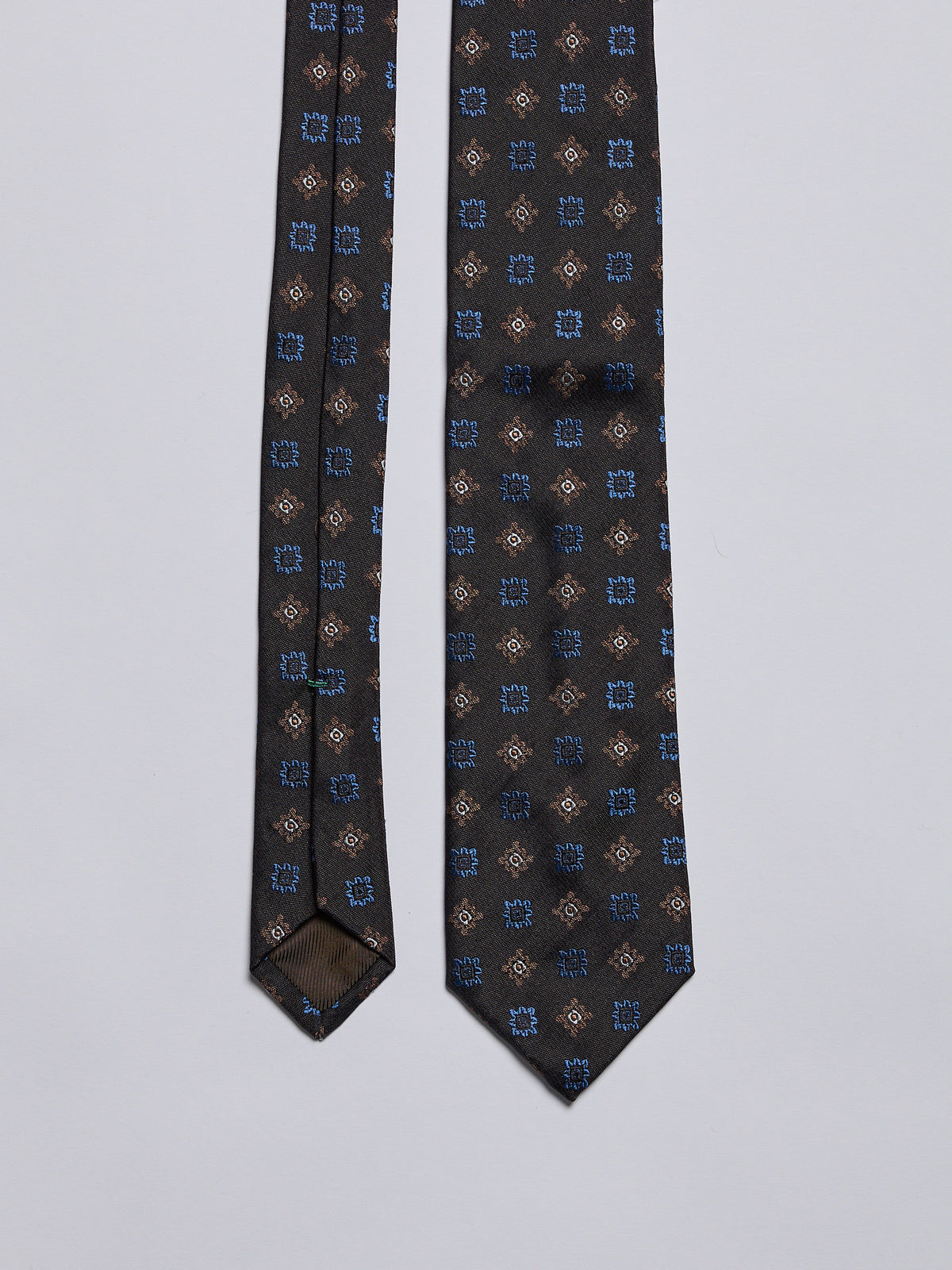 TAILORED SILK TIE - BROWN