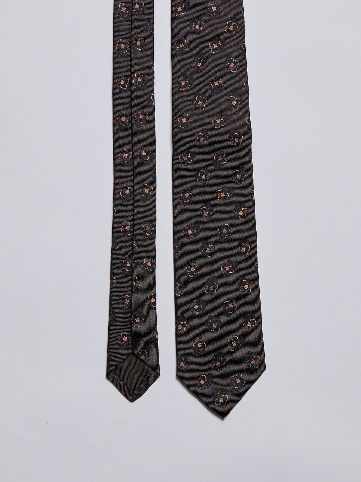 TAILORED SILK TIE - BROWN